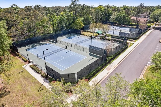 Building Photo - VICTORIA PARK TOWNHOUSE DEED RESTRICTED AR...
