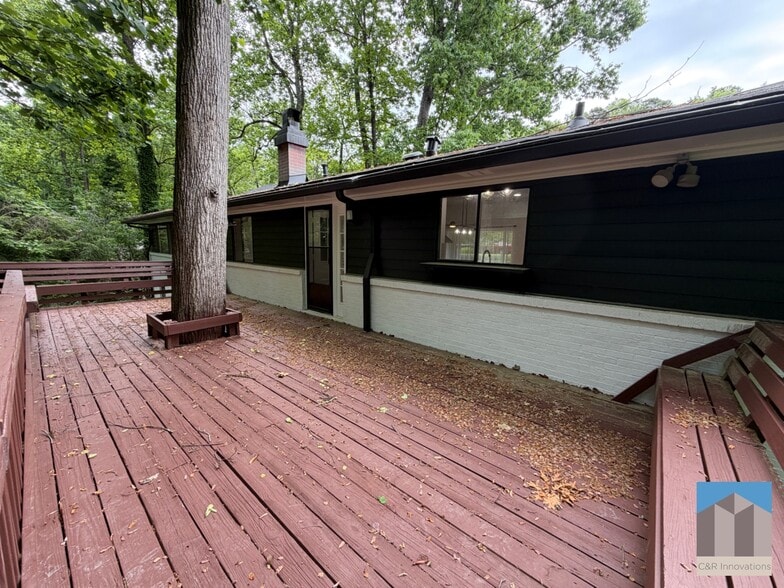 Building Photo - 2636 Whiteleigh Ct NE