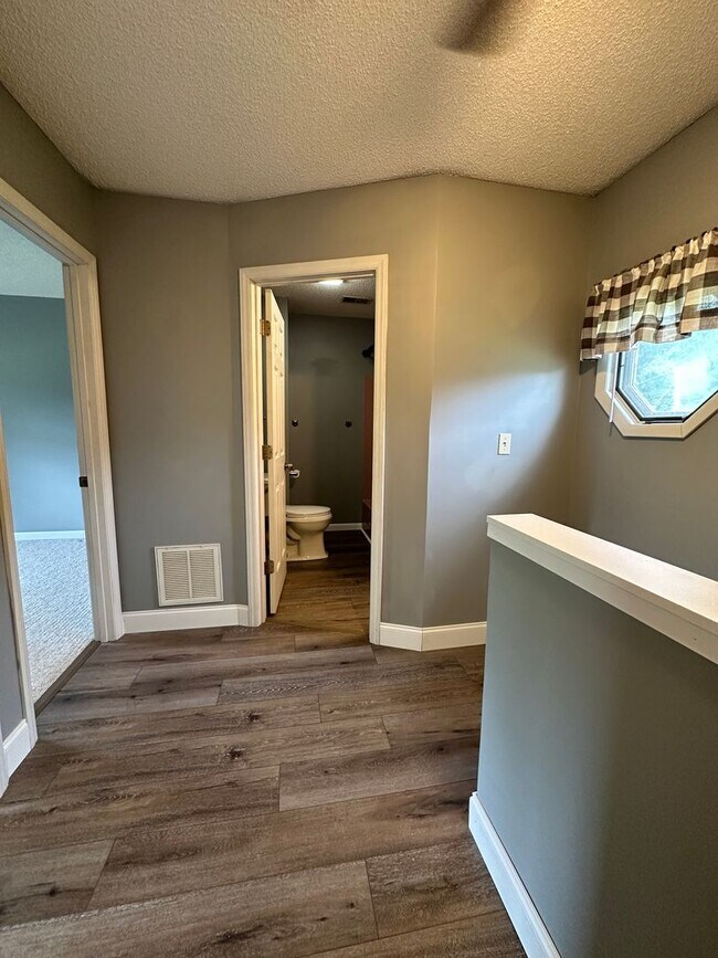 Building Photo - 3 bedroom, 2 bath house in Kingsport