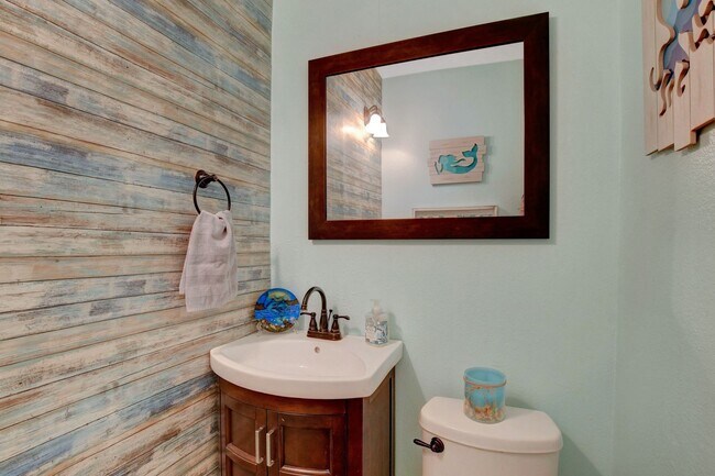 Building Photo - Spacious 4-Bedroom Home for Lease in Gated...