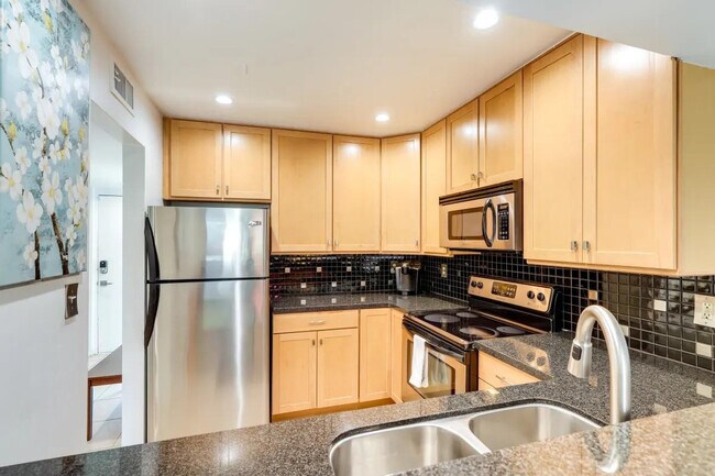 Building Photo - 7720 E Heatherbrae Ave