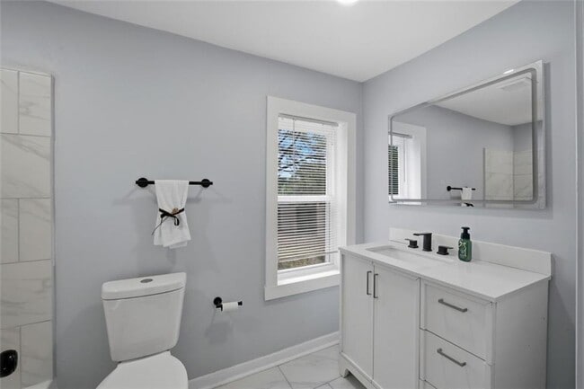 Building Photo - 2040 Penelope St NW