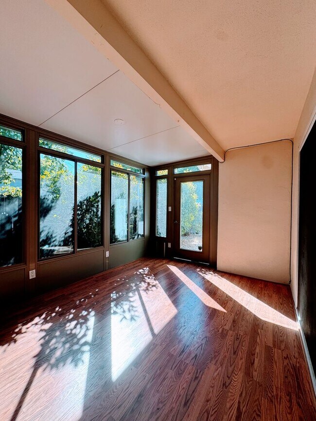 Building Photo - 4BR SFR w/ 2-Car Garage, RV Parking & Big Yard in Rocklin