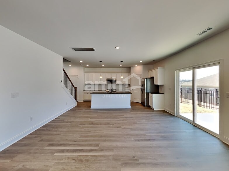 Building Photo - 205 Marin Dr