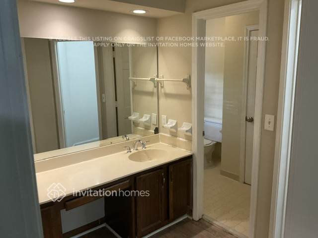 Building Photo - 4122 Deerbrook Way SW