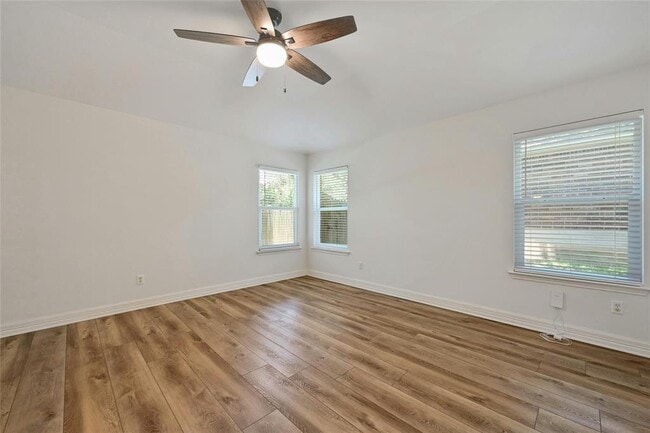 Building Photo - 5703 Marchmont Ln