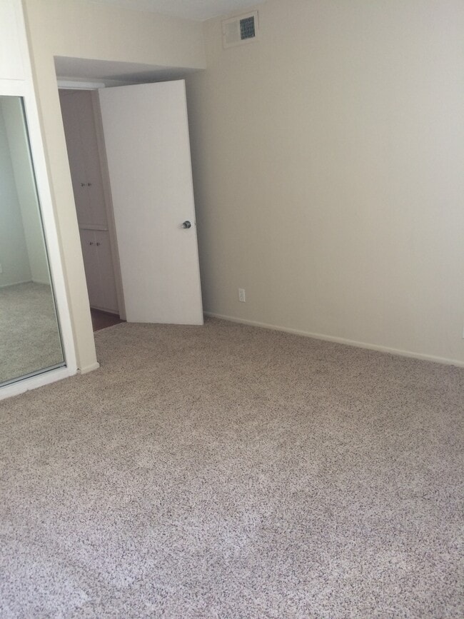 Building Photo - 4424 Cartwright Ave