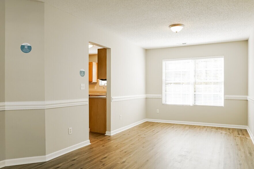 Building Photo - 409 Texanna Way