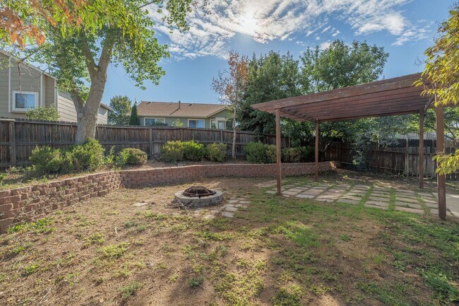 Building Photo - 5108 Hawk Springs Dr
