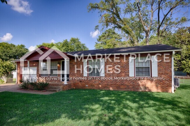 Building Photo - 4002 Summerhill Dr NW