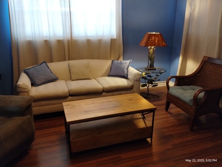 Building Photo - 401 Monroe Ave