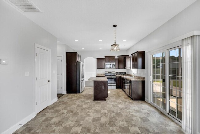 Building Photo - Sterling Farms Beauty!