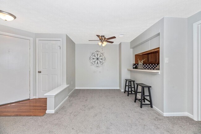 Building Photo - Condo Close to Downtown Frederick
