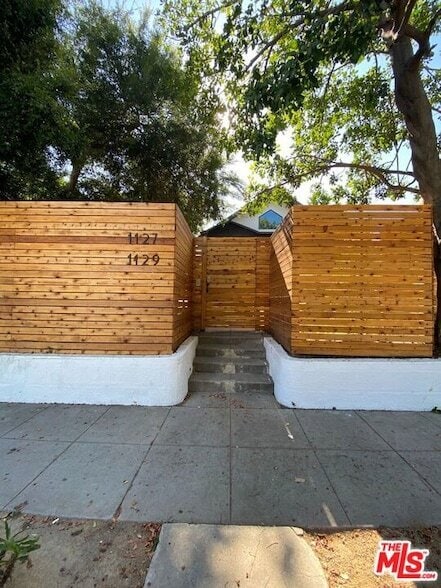 Building Photo - 1129 N Westmoreland Ave