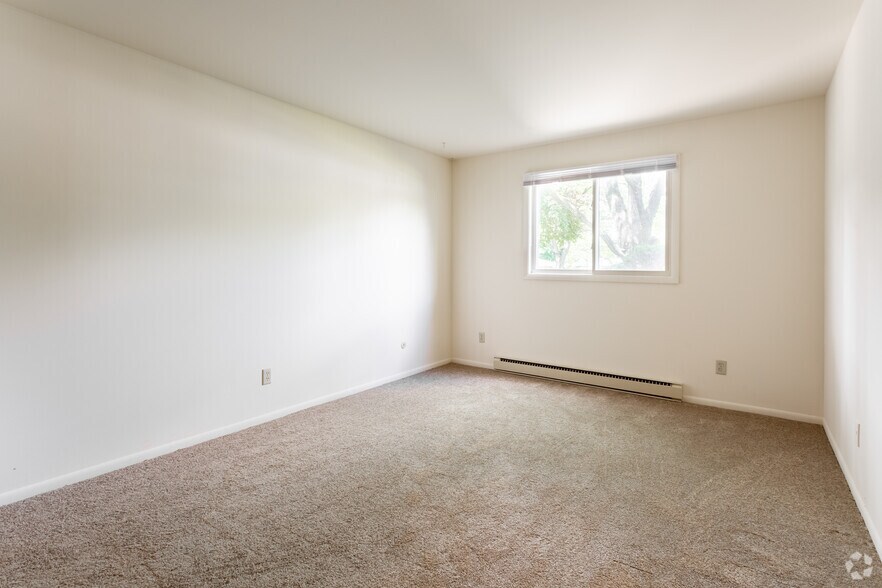 1BR,1BA,750SF - The Salem - Colony West Apartments