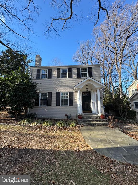 Building Photo - 900 N Livingston St