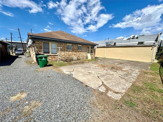 Building Photo - 7 Hunt St