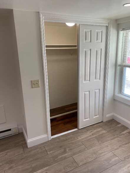 Building Photo - 111 Bridge St