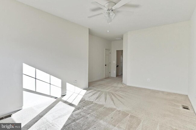 Building Photo - 210 Apsley Terrace