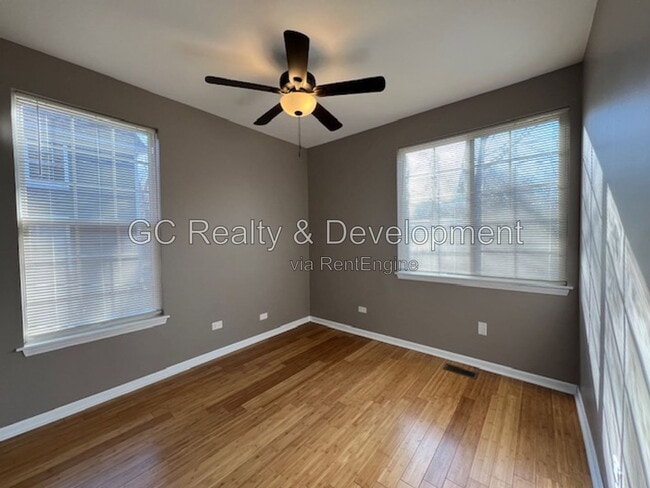 Building Photo - 159 Shorewood Dr