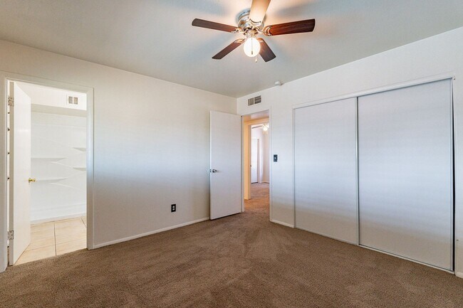 Building Photo - 4501 W Cinnabar Ave