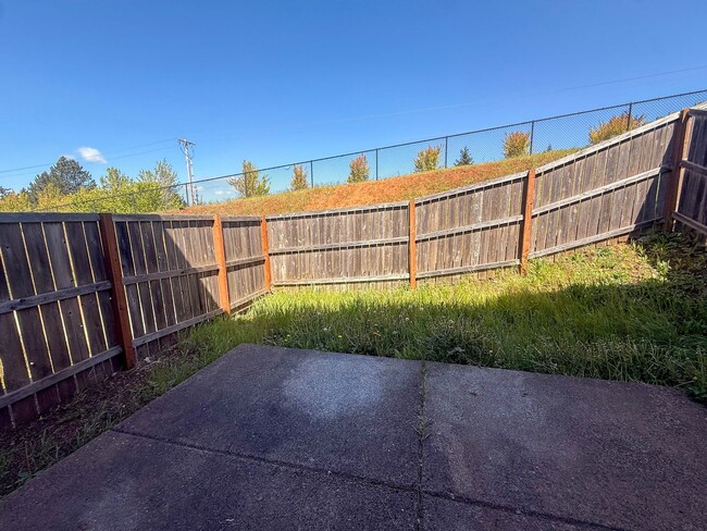 Building Photo - BIGFIR1069-1071