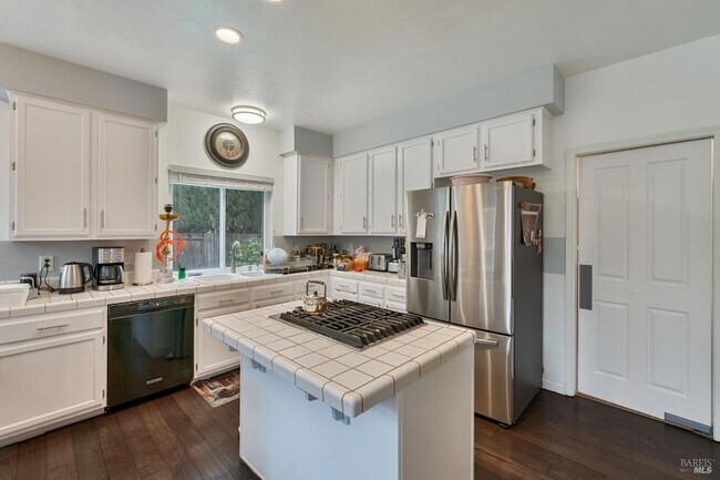 Building Photo - 3500 Crownridge Dr