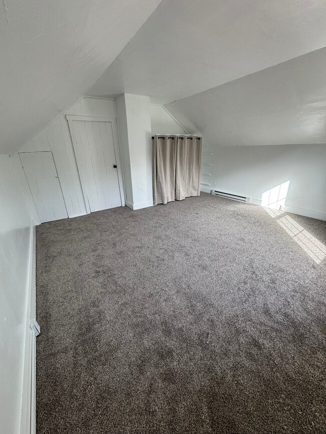 Building Photo - 460 Storms Ave