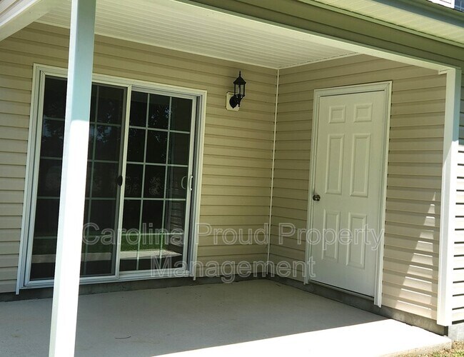 Building Photo - 337 S Pointe Dr