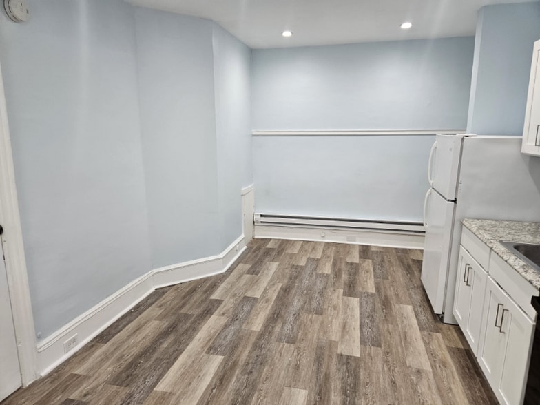 Building Photo - 16 S 50th St