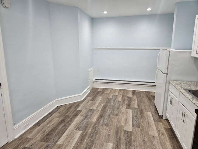 Building Photo - 16 S 50th St