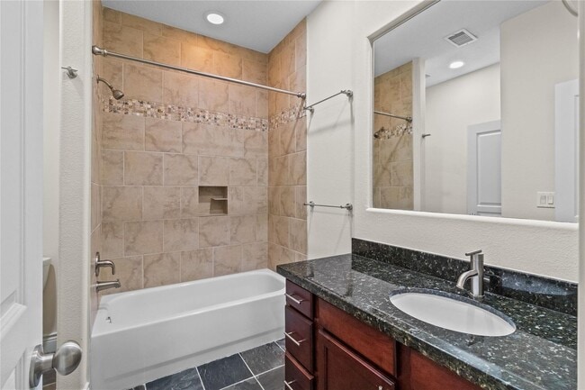 Building Photo - Experience Urban Living at Its Finest!