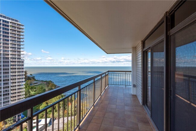 Building Photo - 12550 Lake Ave