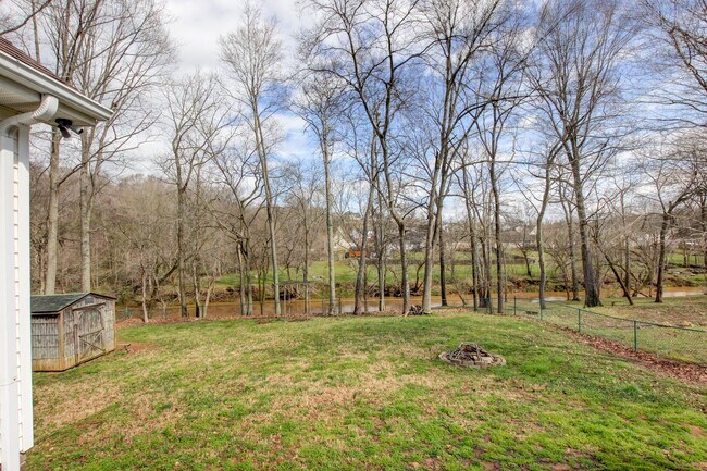 Building Photo - Two Story Home With Fireplace and Basement In Marymont