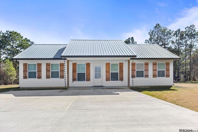 Building Photo - 26400 Ponchatoula Dr