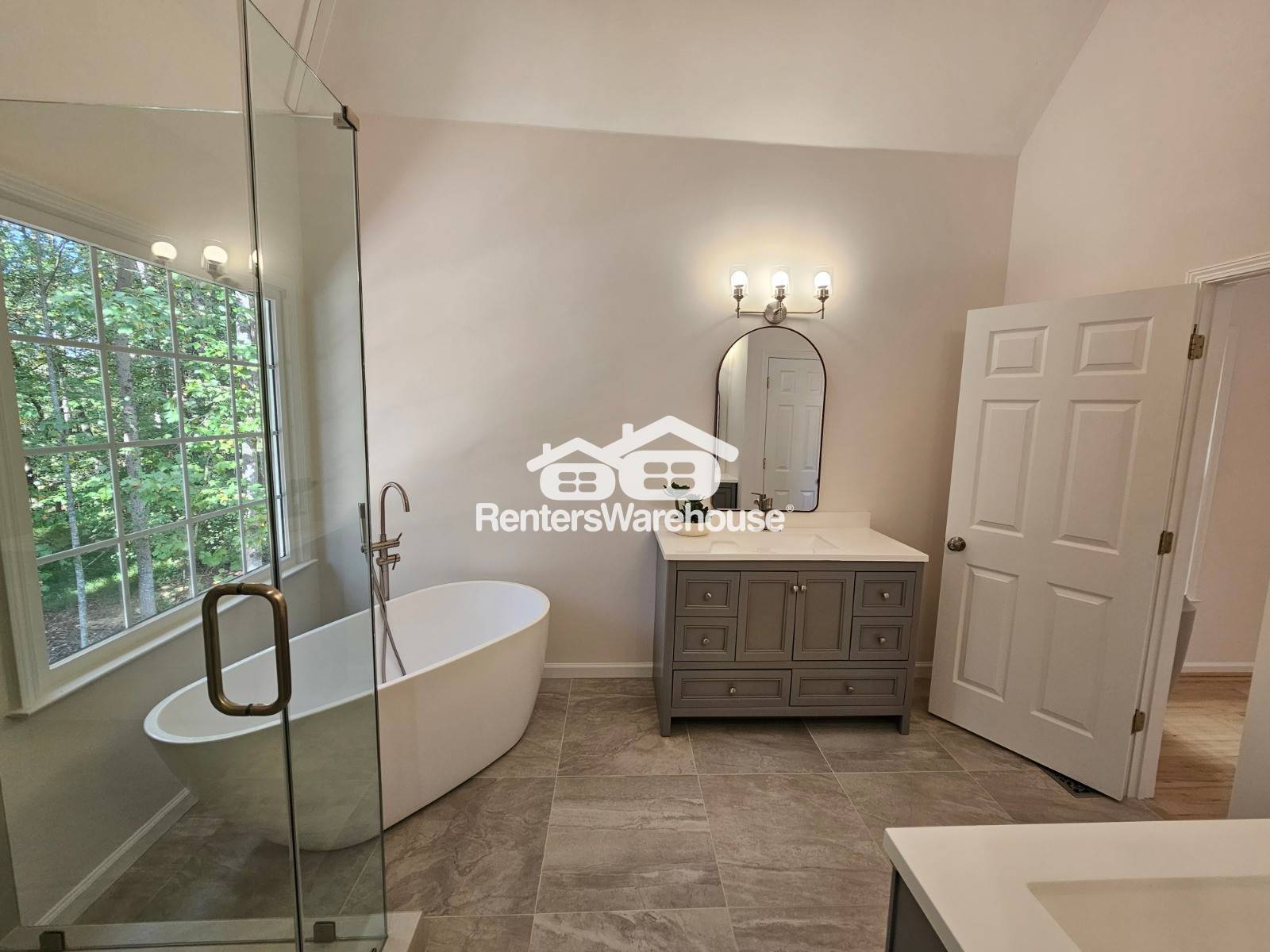 Building Photo - 2530 Wellsley Ln