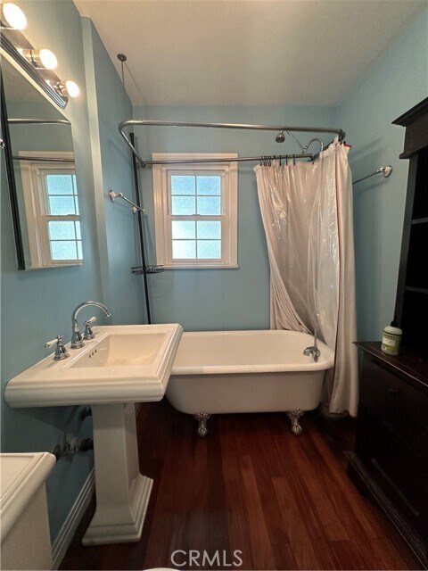 Building Photo - 908 Parkman Ave