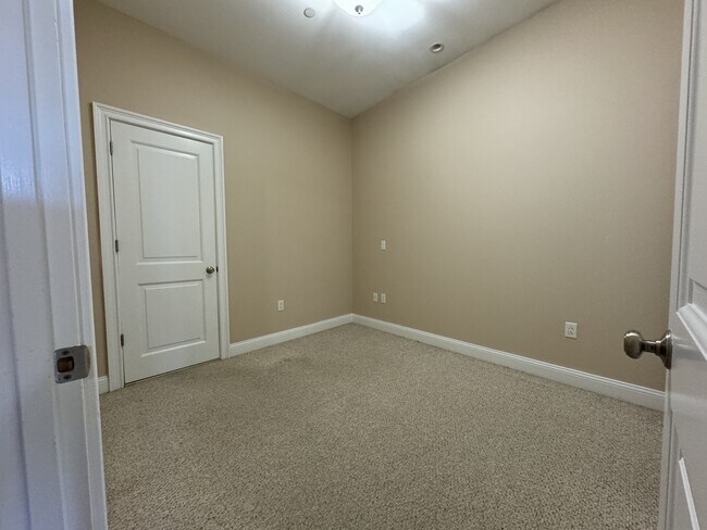 Building Photo - 22 Whiting St