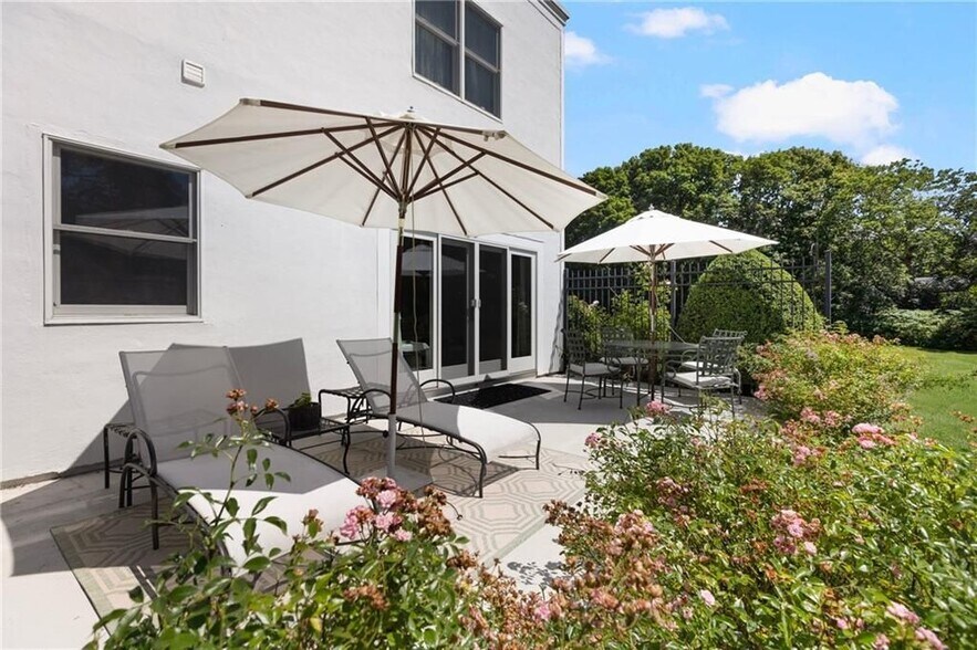 Building Photo - 553 Bellevue Ave