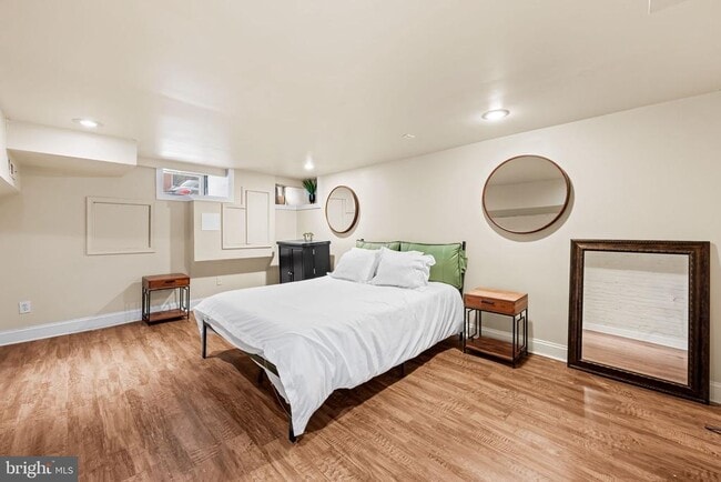 Building Photo - 1402 Light St