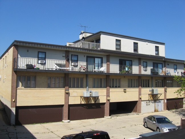 Building Photo - 501 Bank Ln