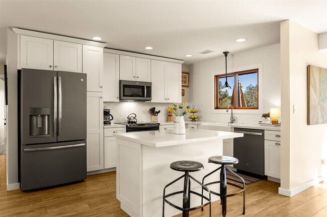 Building Photo - 311 Meadow Lark Drive