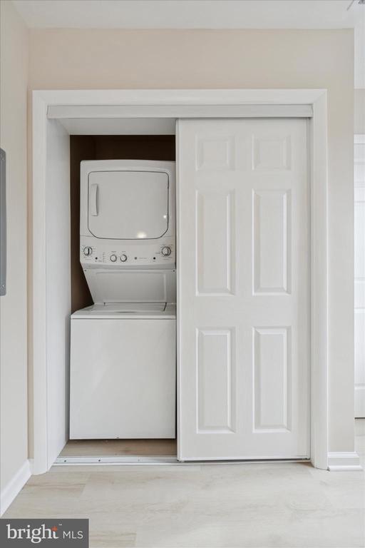 Building Photo - 202 E King St