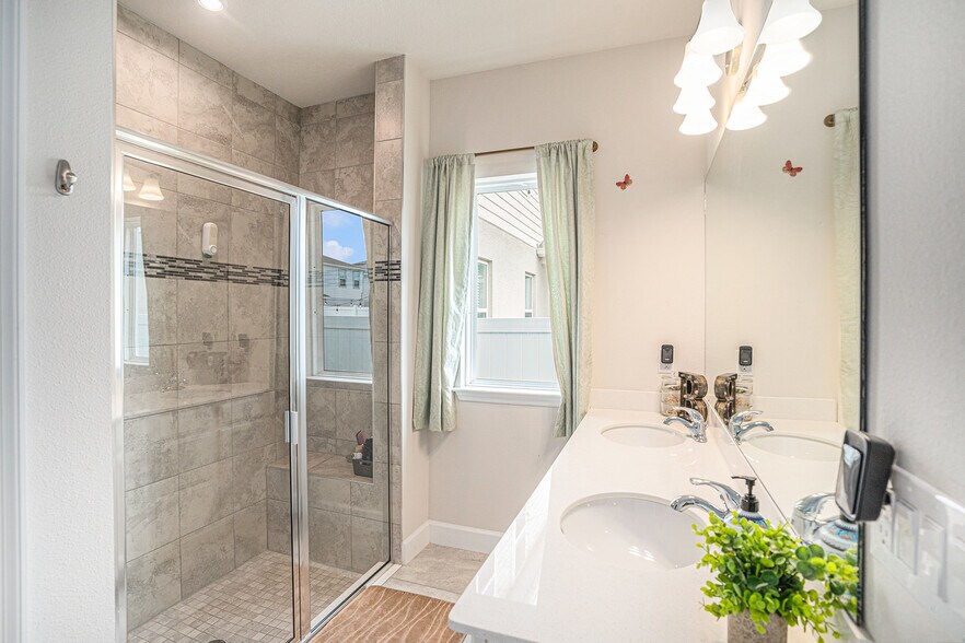 Building Photo - 19056 Heavenside Ct