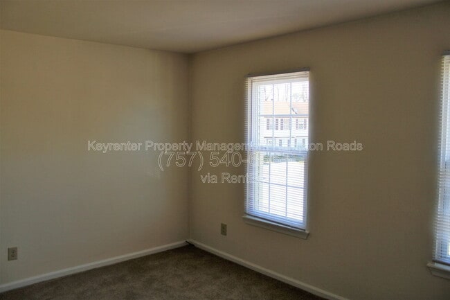 Building Photo - 1 Peachtree Ct