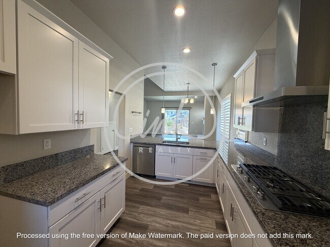 Building Photo - 439 Dubois Ln