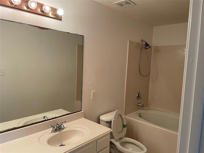 Building Photo - 14019 Concord Meadow Ln