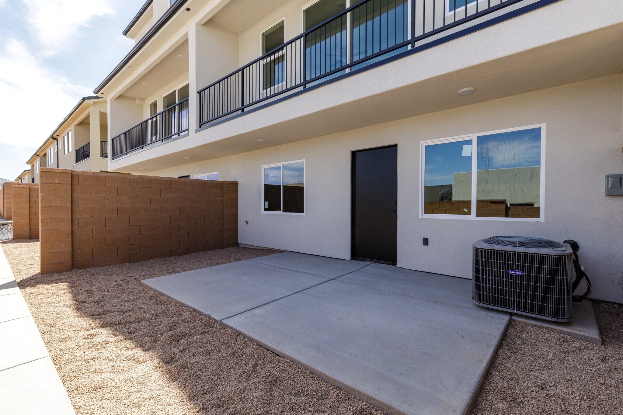 Building Photo - 2212 380 S