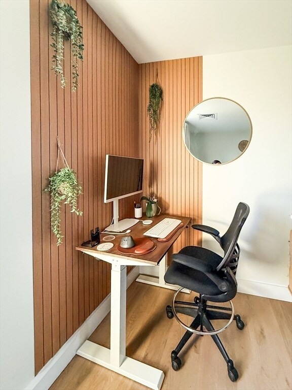 Building Photo - 301 Border St