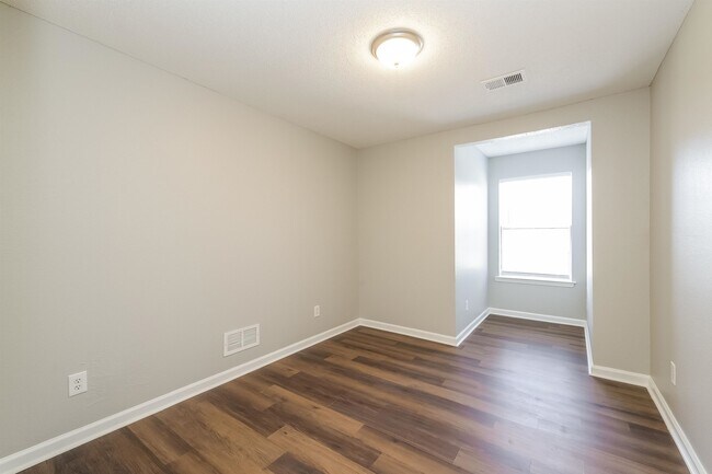 Building Photo - 4834 Royal Hills Cv